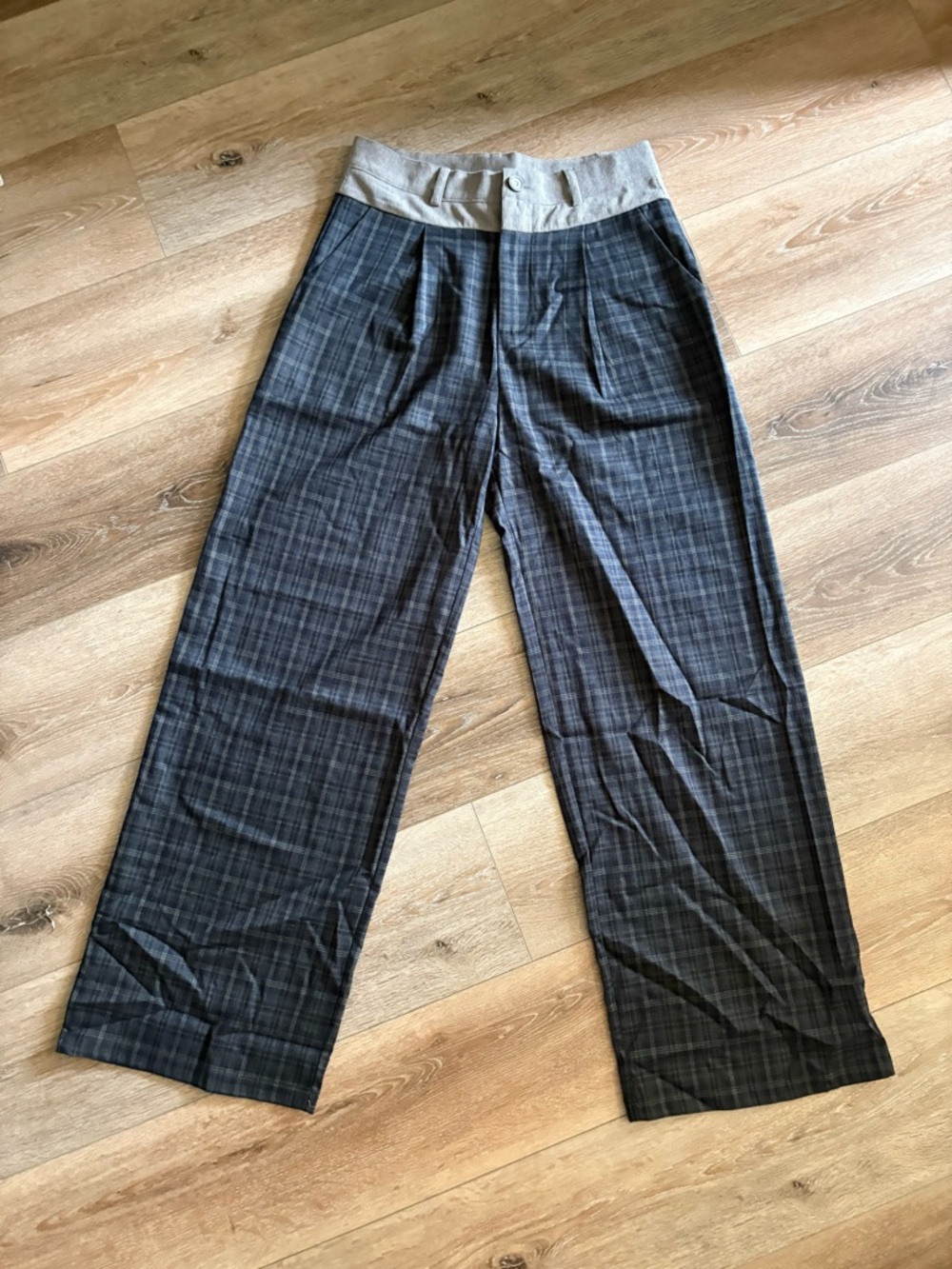 High-Waist Wide-Leg Plaid Pants with Contrast Waistband